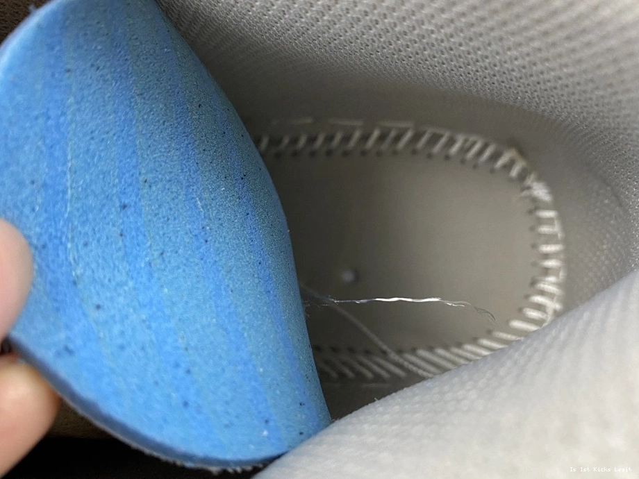 554724-082 - Jordan 1 Mid Linen 1027